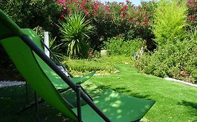 chambre indépendante avec jardinet
